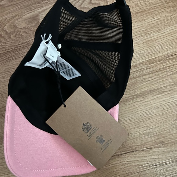 NWT Authentic Burberry Hat - Picture 4 of 7